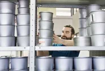 Estantes sem parafusos